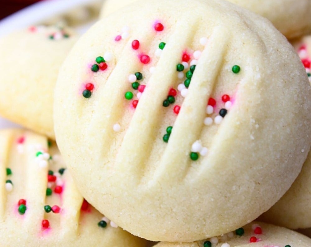 Easy Christmas Whipped Shortbread Cookies