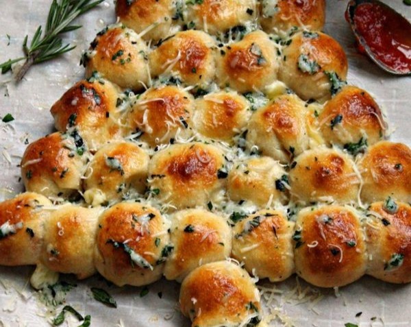 Easy Christmas Cheese Pull Apart Bread Tree Appetizer overview