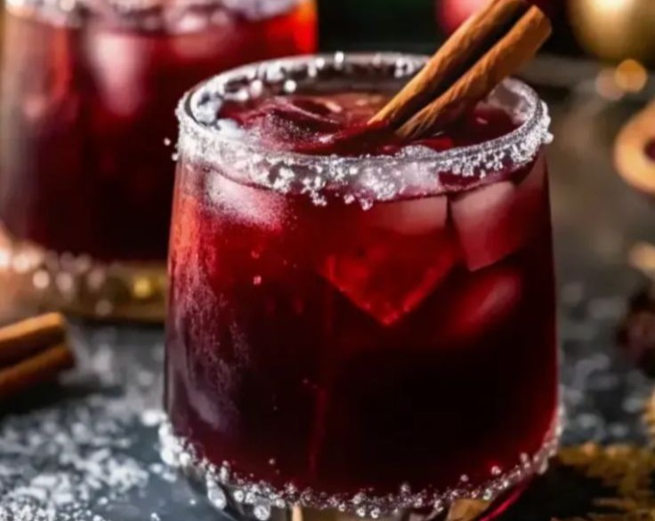 Easy Spiced Christmas Margarita: Festive Holiday Drink Recipe serving