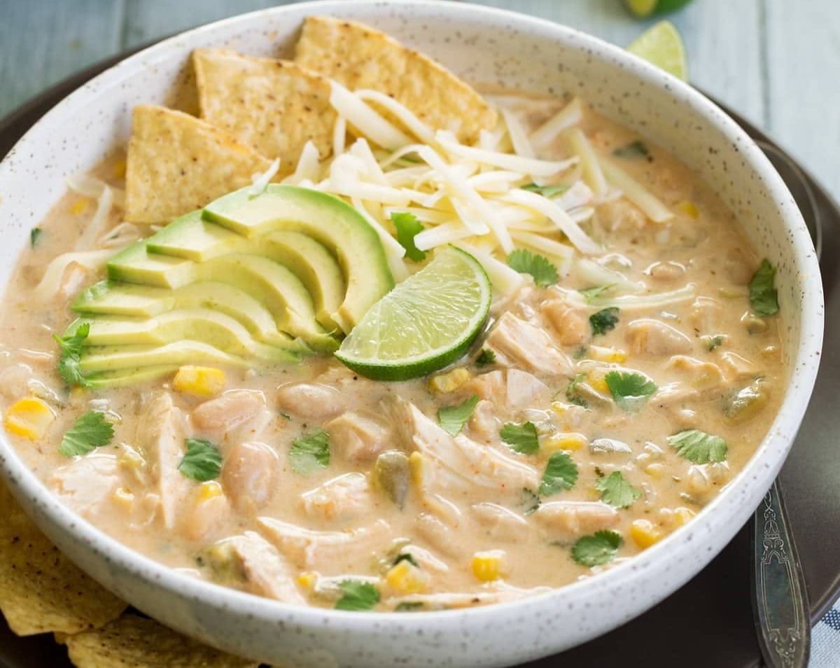 Delicious Easy Healthy White Chicken Chili Recipe overview
